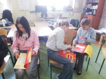 ce912272-27d9-458d-80c4-e0261aca8c65