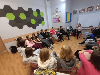 9d584197-de56-45f0-9b6a-021ea73ff7ba