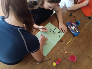 c7bda402-7e24-4e50-a34f-997be4beb4ea