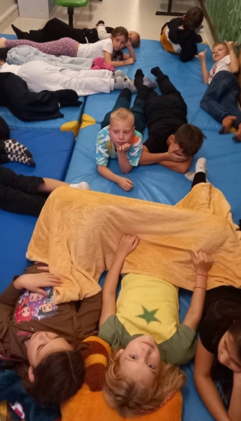 Czytanie na dywanie3