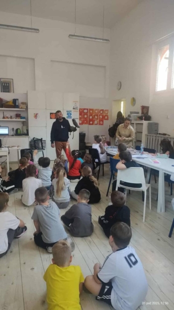 bdfadbec-e2c7-4925-8330-83c3b7593b7f