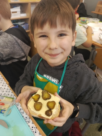 9ab4f9fd-d1dd-4598-a43d-b2c22ef79347