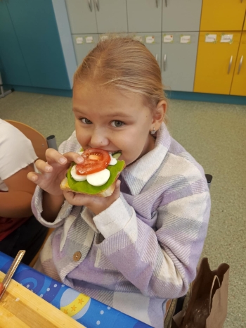 ef4e6c1b-c8ed-4afc-8301-5f9fa17c87df