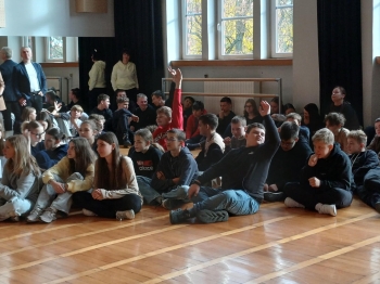 f5b5ba71-5456-4668-8c25-76bab7b3a9d1