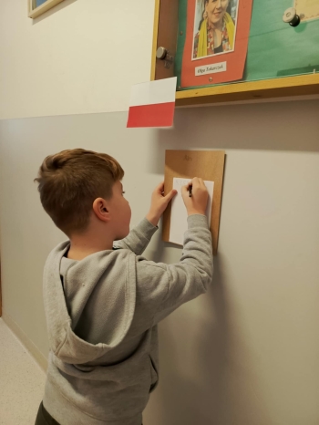 8579980f-c986-4f7c-8bf3-17fd33f592e3