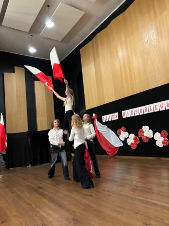 b1976eb6-5a69-44dd-8302-129e2b912398