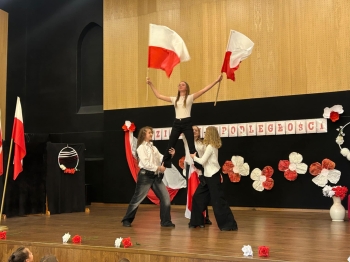 e2762417-33fe-4f0e-b2f8-483ff25a21ab