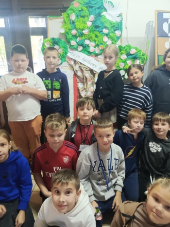 f45a31f4-d0ac-4aa7-8693-952d4940fb05