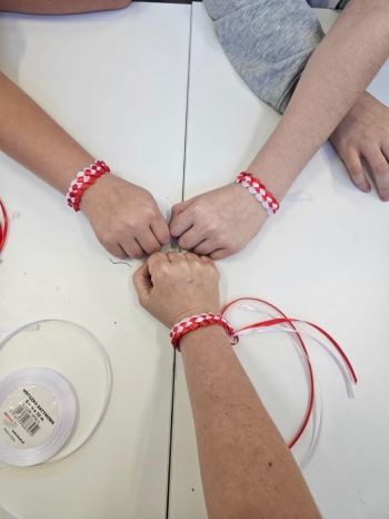 a65389fe-5ce0-4e46-94b1-9a7bfdd5d2f4