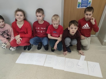 433d5f0e-9785-4676-868c-48cc35f3095b