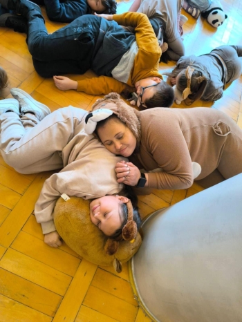 a529c2f8-49be-404f-893b-90d1a6f6832a