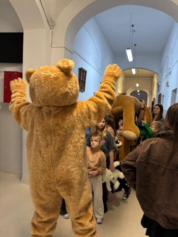 ee56fe86-980e-49fd-8230-7ebde1ea8d43