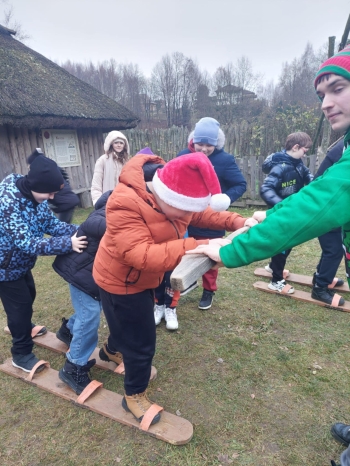 020024c6-fe93-4275-8633-4c8beaeaad47