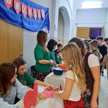 a42ad44e-99ba-4fda-8a82-c0f4aab2bdce