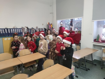 f7340cdf-536a-43ee-a2ab-e8762524001d