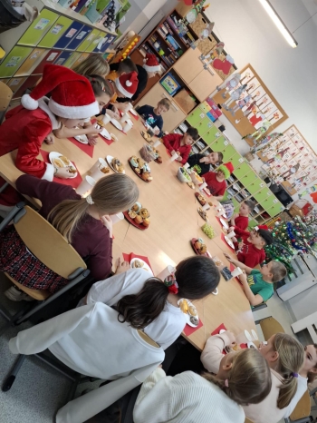 b15fb412-69de-40e5-9464-5cfb1a9d19f8