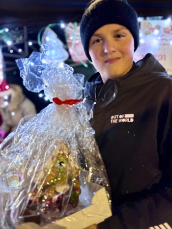 d2738c17-b6e2-42d3-a62d-840c9c13789f