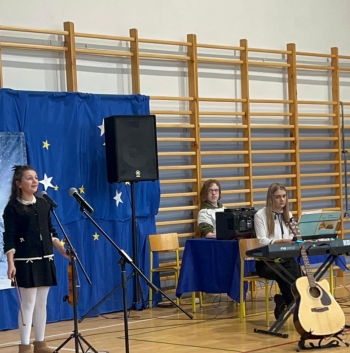 09f34324-89d8-400b-89fb-fae7b96174c2