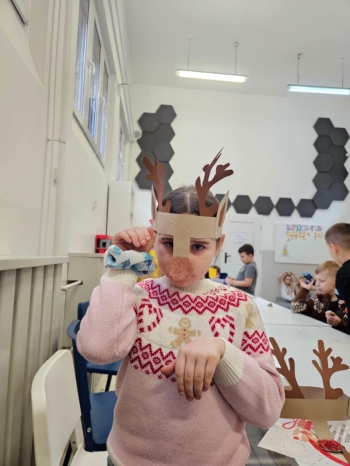 c912b160-1944-4978-b285-b68339691636