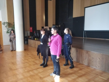 0b6a1b00-069a-4371-a24d-67dd5ec52621