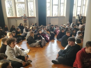 f7ef8fc4-3106-4cc0-aa04-a19b94e36c63