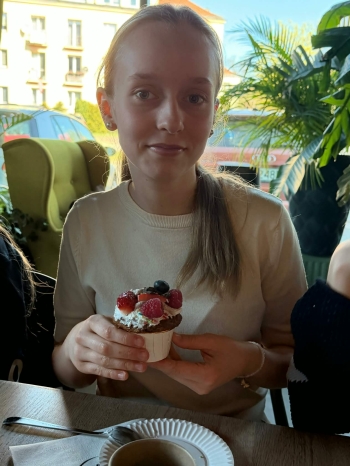 bd67a344-f0c0-4f46-8749-66072ee2950b.jfif