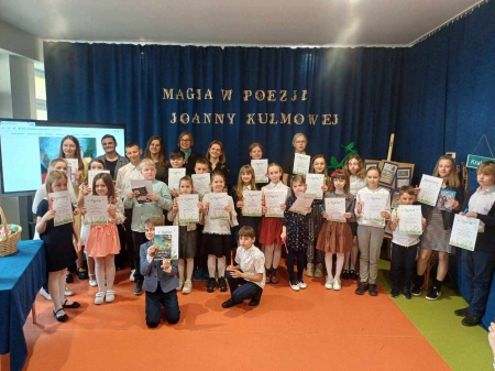 Prezentujemy nasze talenty w Szkole Podstawowej im. Joanny Kulmowej w Komarowie.