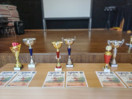 Zwycięzcy wyłonieni! Wręczenie nagród w IV Mistrzostwach Szkoły w Biegach Przełajowych