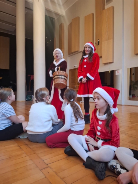 W piątek w naszej szkole odbyły się klasowe Mikołajki!