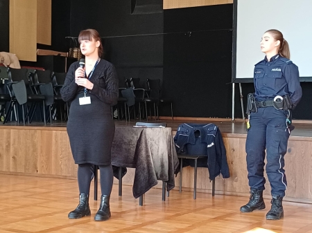 Spotkanie uczniów klas 7 i 8 z policją.  Temat: Odpowiedzialność nieletnich.