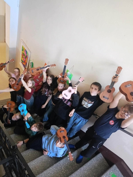 Zajęcia nauki gry na ukulele